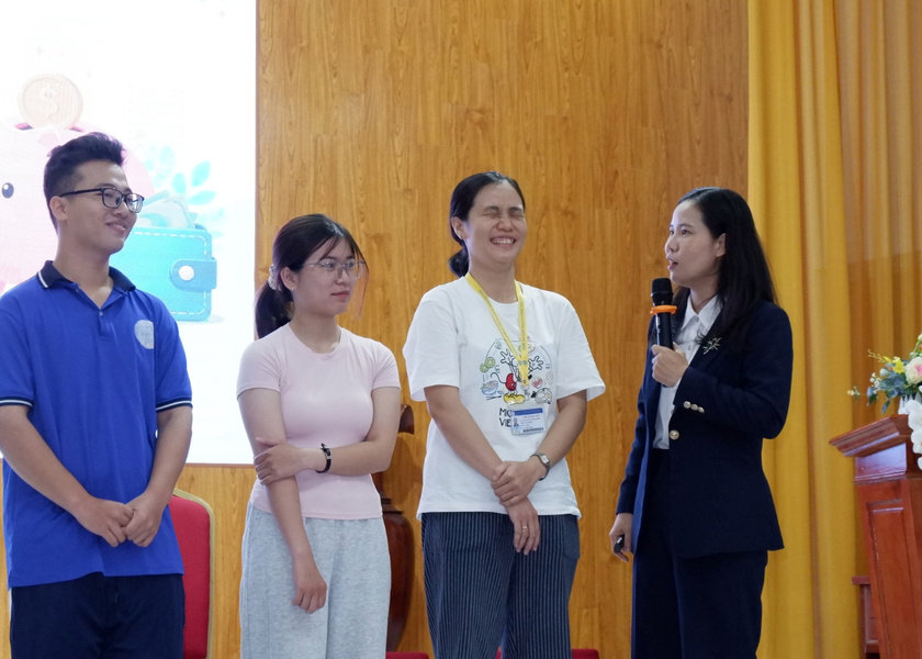 Hoạt động tương tác kỹ năng trên sân khấu